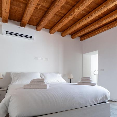 Piazza Del Lago Suites Menaggio Exterior photo