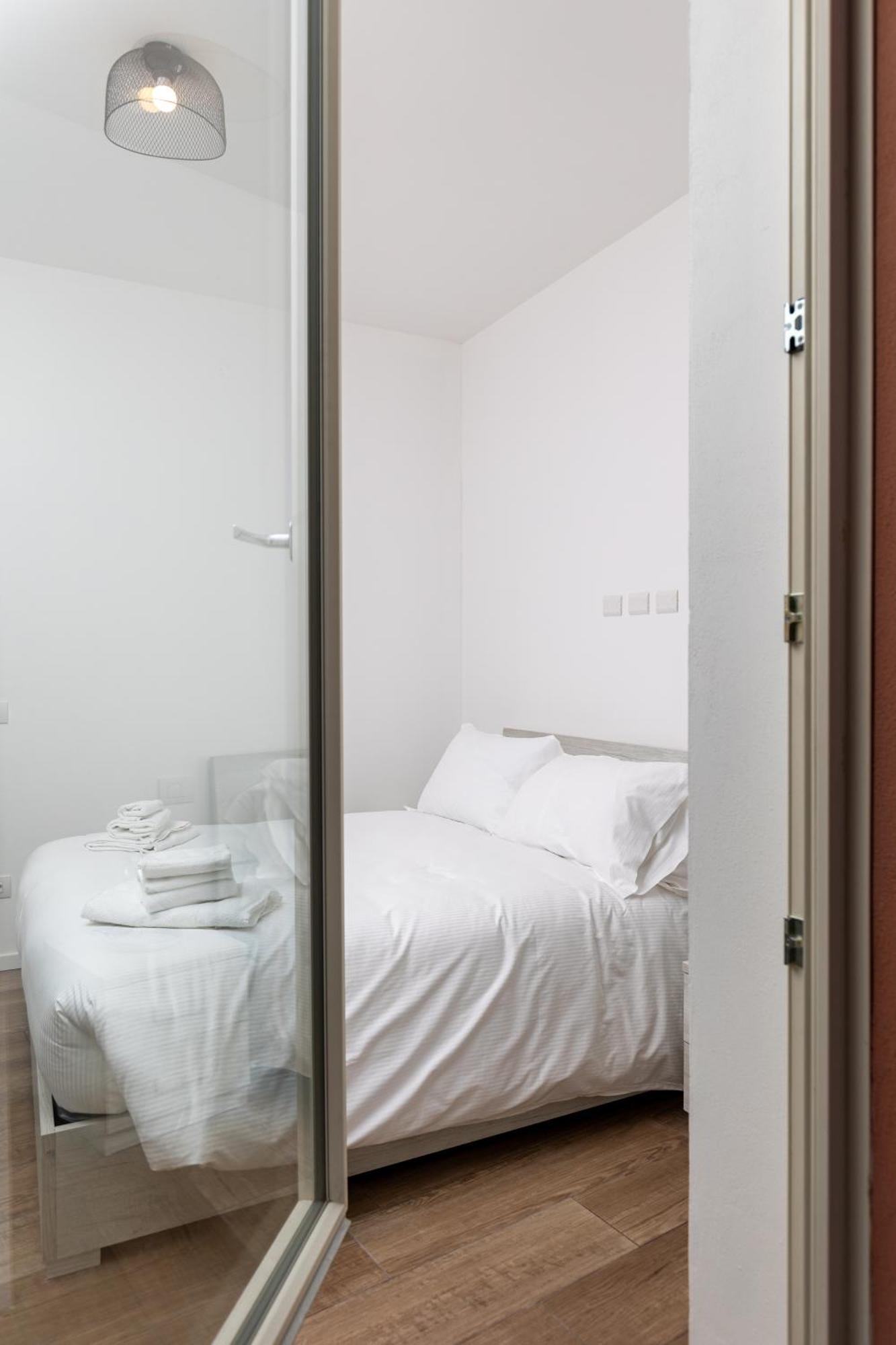 Piazza Del Lago Suites Menaggio Exterior photo